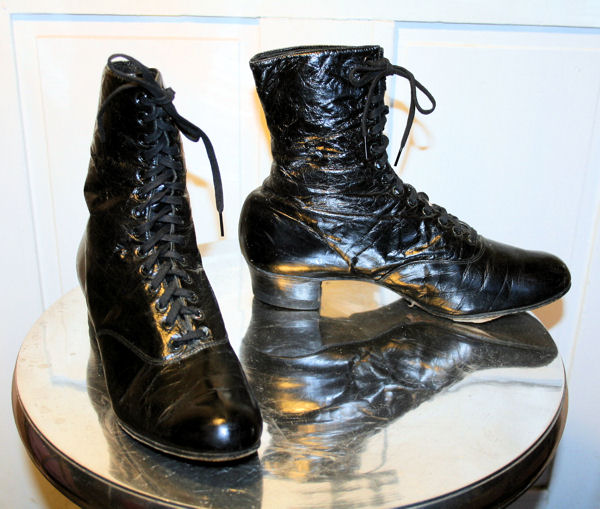 Shoes_Boots_Victorian-LightTread_HIL_01_small.jpg