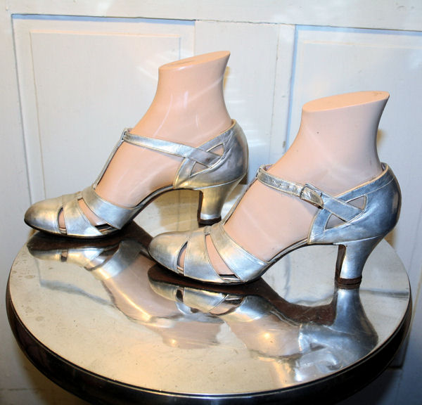 Shoes_Silver1920sT-Straps_AA_01_small.jpg