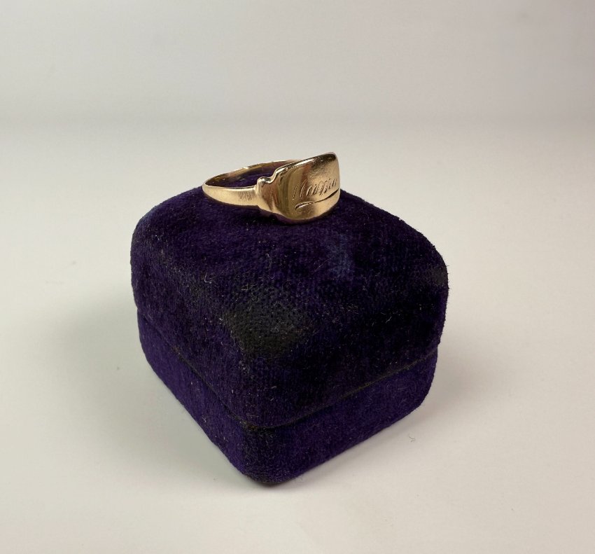 signet ring007.jpg