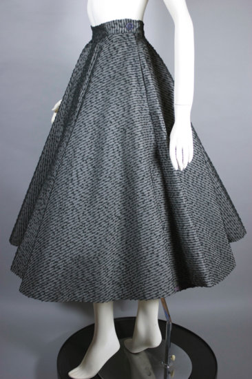 SK110-silver grey taffeta 1950s circle skirt eyelash fabric - 4.jpg