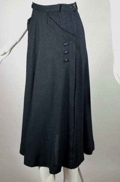 SK98-black rayon late 1940s skirt flared lightweight - 5.jpg