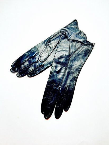 soft leather unworn navy blue gloves,vintage 40s gloves, uworn gloves,anothertimevintageapparel.jpg