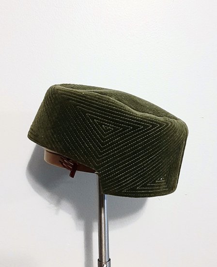 structured pillbox green hat designer 1960s,vintage green small pillbox hat,mr john jr hat.jpg