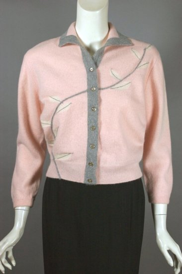 SW171-pink grey lambswool cardigan sweater 1950s intarsia - 1.jpg