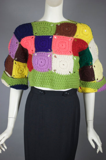 SW175-1960s sweater cropped top wool crochet patchwork - 2.jpg