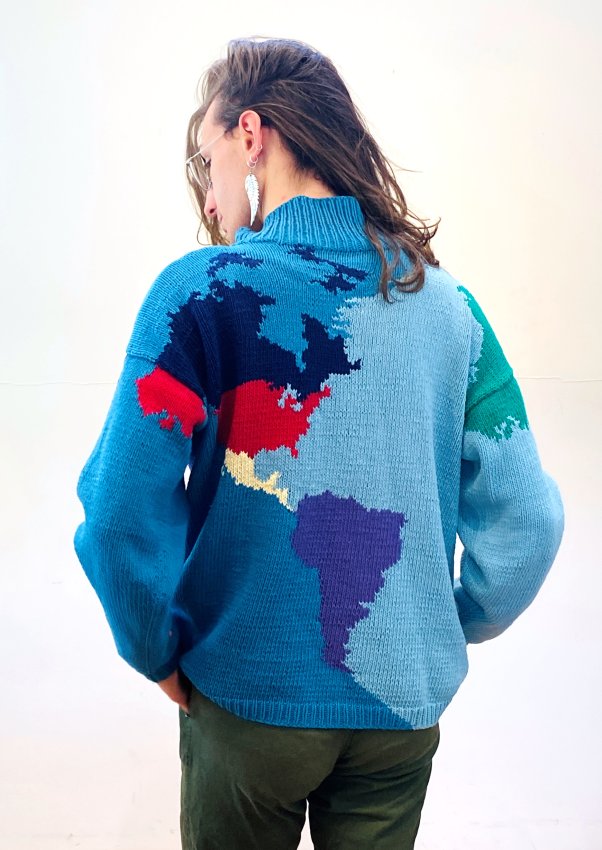 Sweater_Vogue-Pattern-Kay-Niederlitz_World-Map_Intarsia_GW11423-5_04.JPEG