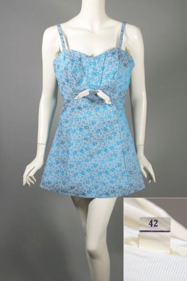 SWM31-deadstock 1950s skirted swimsuit size L 42 aqua roses - 01 copy.jpg