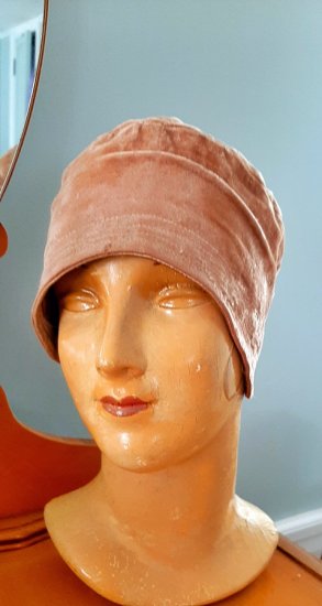 tan velvet cloche vintage 1920s 30s,flapper hat,bettebegoodvintage.jpg