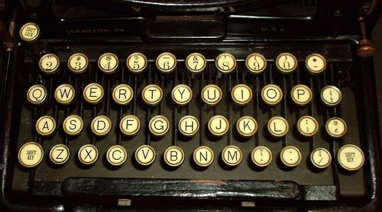 VictorNo10keyboard.jpg