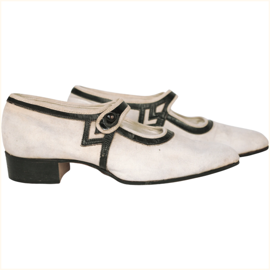 Vintage-1920s-Flapper-Shoes-Canvas-Leather.png