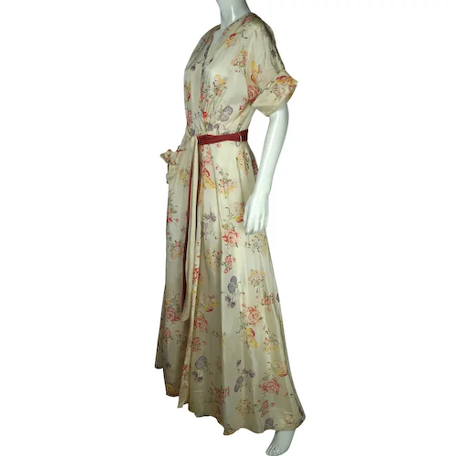 Vintage-1940s-Dressing-Gown-Floral-Chintz.png