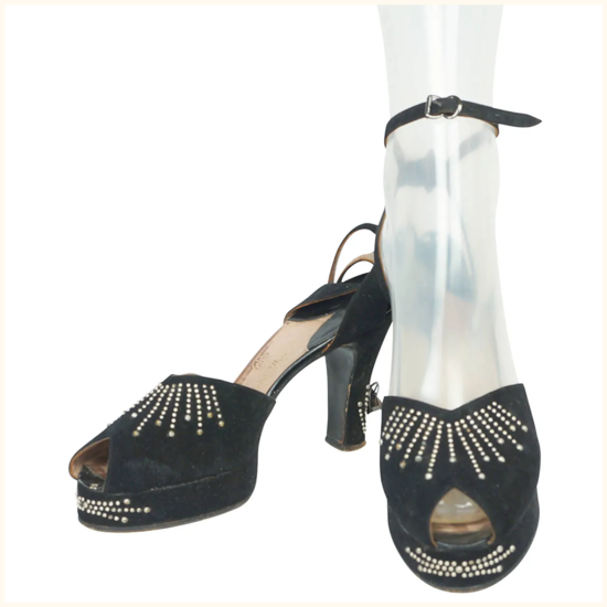 Vintage-1940s-Swing-Shoes-Platform-Style-full-1o-2048 10.10-d1e2b6e0-fff9ef.png