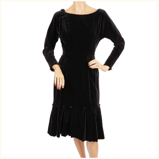 Vintage-1950s-Black-Velvet-Wiggle-Dress.png