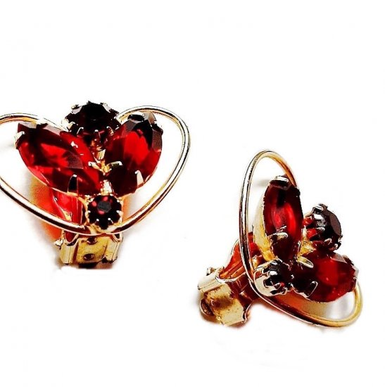 vintage 1950s large red earringsrhinestoneruby earringsclipscostume jewelry.jpg