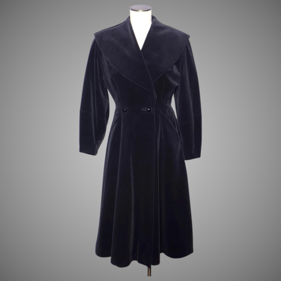 Vintage-1950s-Princess-Style-Black-Velvet-full-1A-700x2-10.10-59e972bd-r-cccccc-6.png