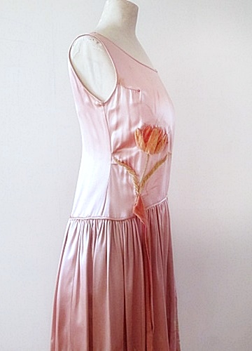 vintage 20s drop waist flapper dress,pink with flowers.JPG