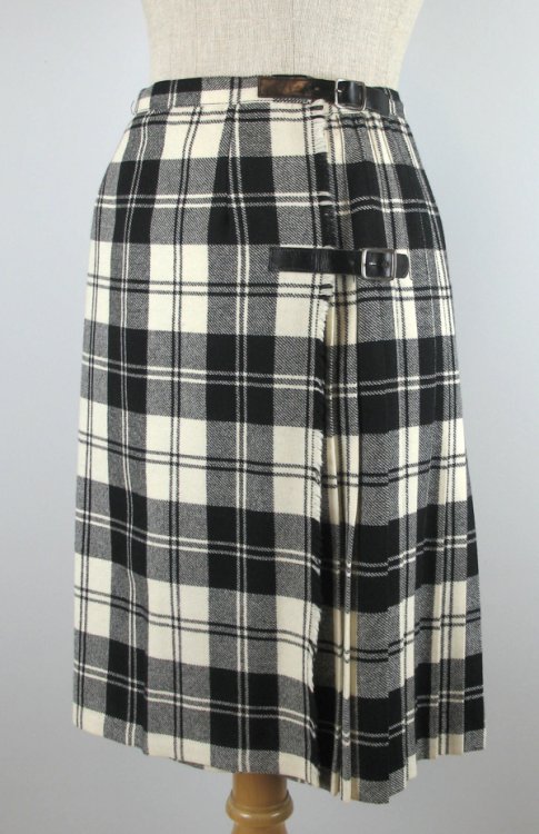 vintage 80s kilt, skirt, cairn tartan, black and white, Ogilvys - 2.jpg