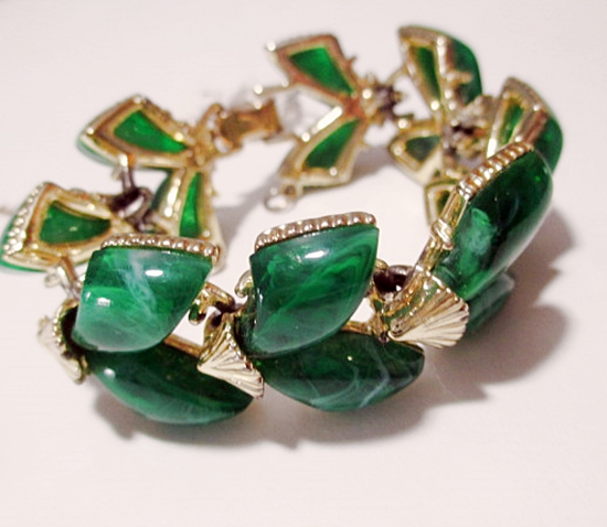 vintage-coro-signed-bracelet-50s-green-double-link-anothertimevintageapparel.JPG