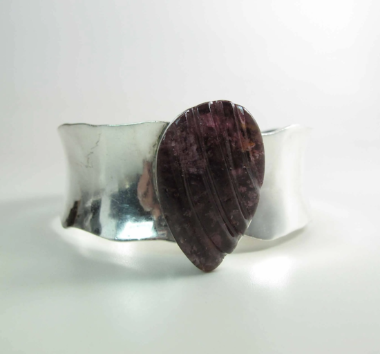 Vintage-Ronald-Pearson-Hammered-Silver-Bangle-full-1o-720-d8c34f8b-f.png