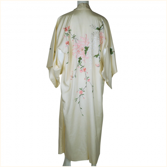 Vintage-Unused-60s-Japanese-Silk-Kimono.png