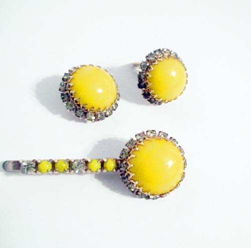 vintager-kramer-yellow-50s-earrings hair pin set-retro-anothertimevintageapparel.JPG