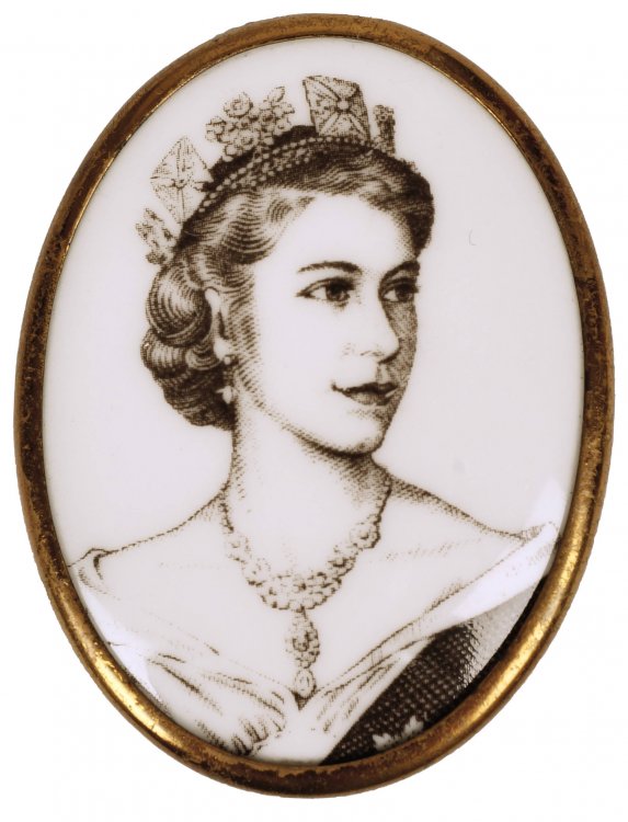 Wedgwood-Queen-Elizabeth-Coronation-Brooch.jpg