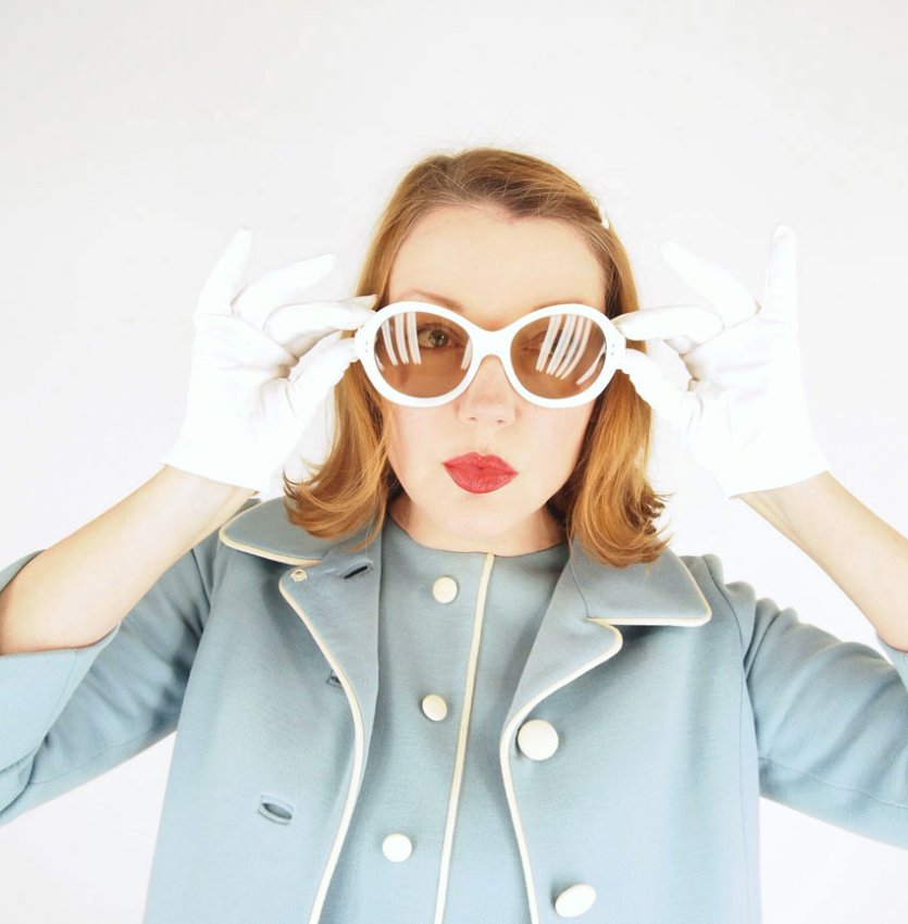 whitebigroundsunglasses1.jpg