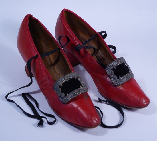 x13) American laced evening shoes, c. 1915.JPG.jpg