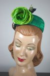 LH507-emerald green pillbox hat 1960s rose floral trim - 6.jpg