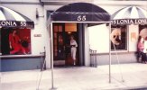 LONIA STORE Photo 1982.jpg